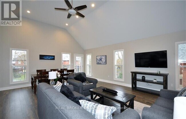 Photo - 33 Beaconsfield Ave