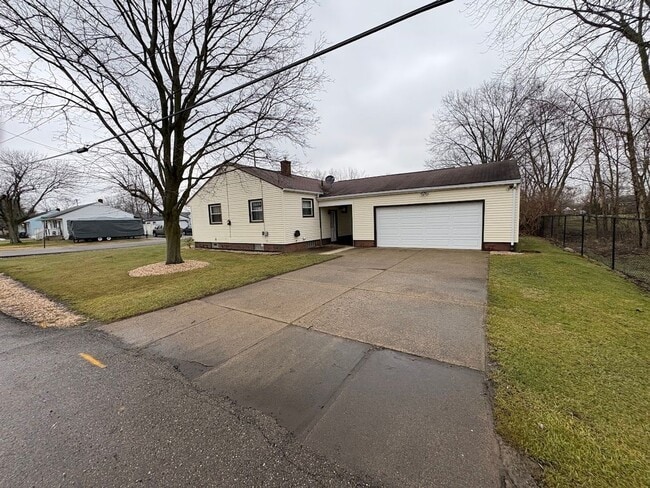 Photo - Three bedroom one bathroom home for rent in Perry