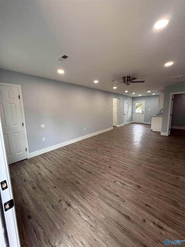 Photo - 3913 Pine Ave SW