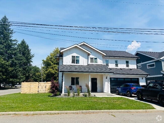 Building Photo - Custom Build in Downtown CDA! Rental