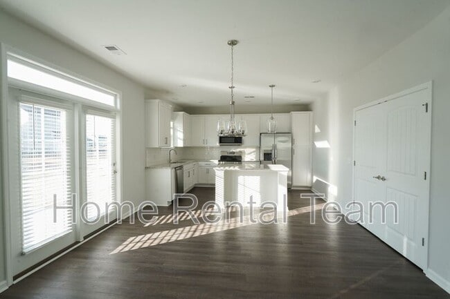 Photo - 257 Brookline Dr