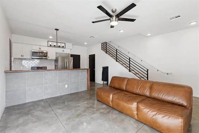 Photo - 1008 N Francis Ave