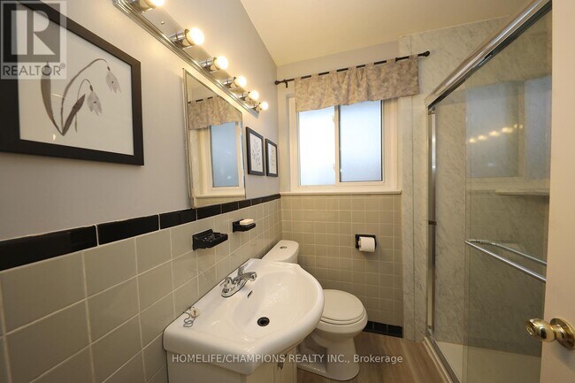 Photo - 10 Cunard St