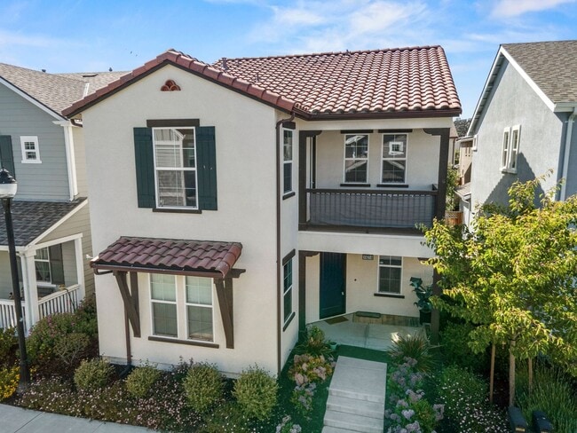 Building Photo - 3 Bed, 3 Bath East Garrison