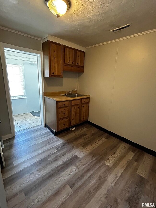 Photo - 2317 W Kellogg Ave Unidad 5