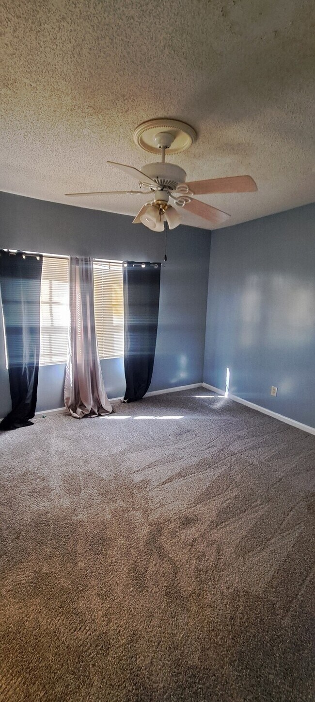 Photo - 1302 4th Ct W