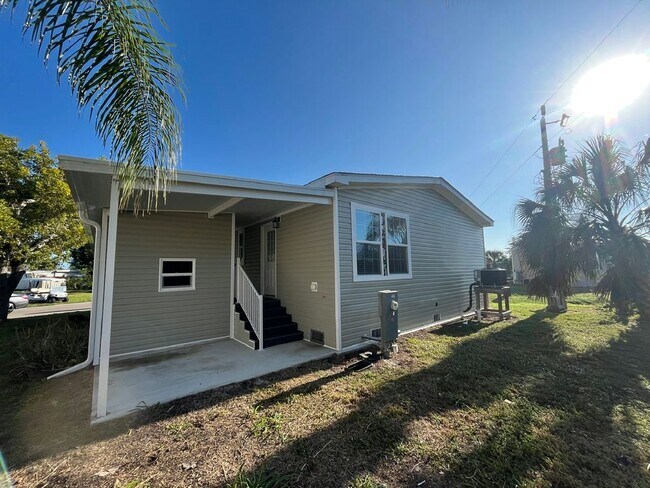 Photo - 239 Sable Dr