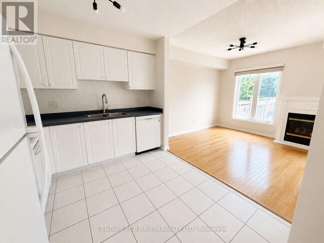 Photo - 66 Sprucedale Way