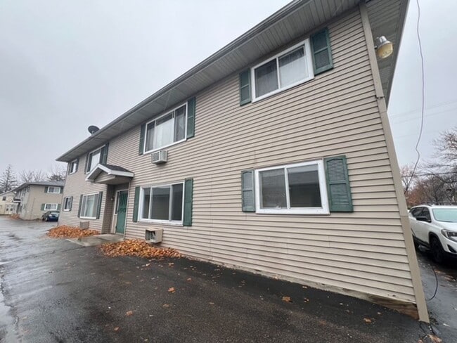 Photo - 909 Genrich St Unit 4