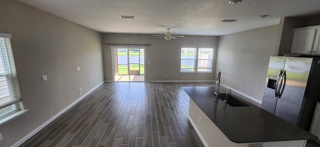 Photo - 93 Appleton Ct