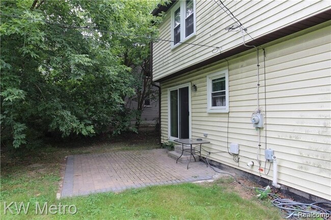 311 Woodlawn Ave