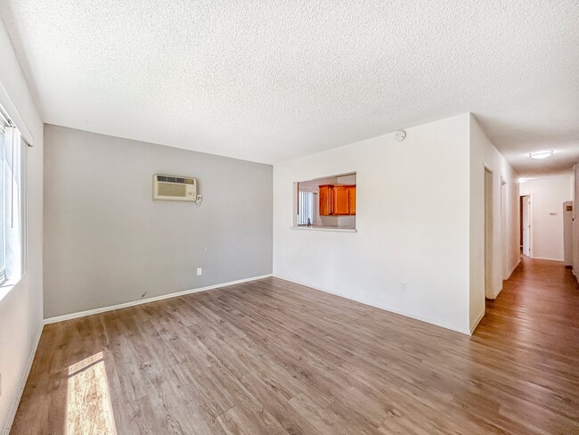 Building Photo - 449 Melody Ln Unit 1