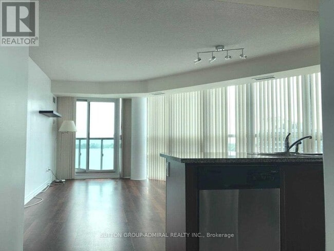 Photo - 19 Grand Trunk Crescent Unit 2811