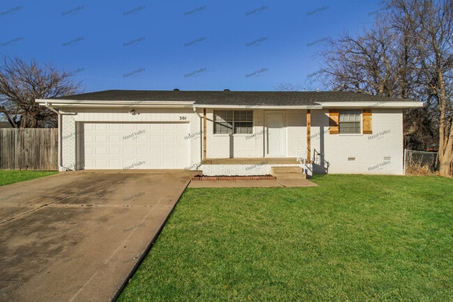 Building Photo - 301 Fay Ave