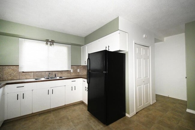 Photo - 3 bedroom in Prince George BC V2M 2H3