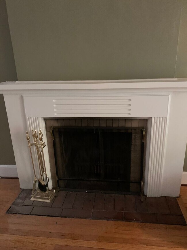 Photo - Royal Oak Triplex - Hawthorn Unidad lower