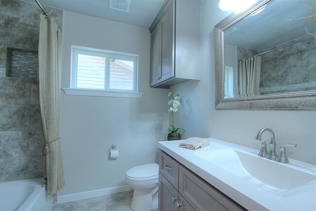 Photo - 5611 Arboles Dr