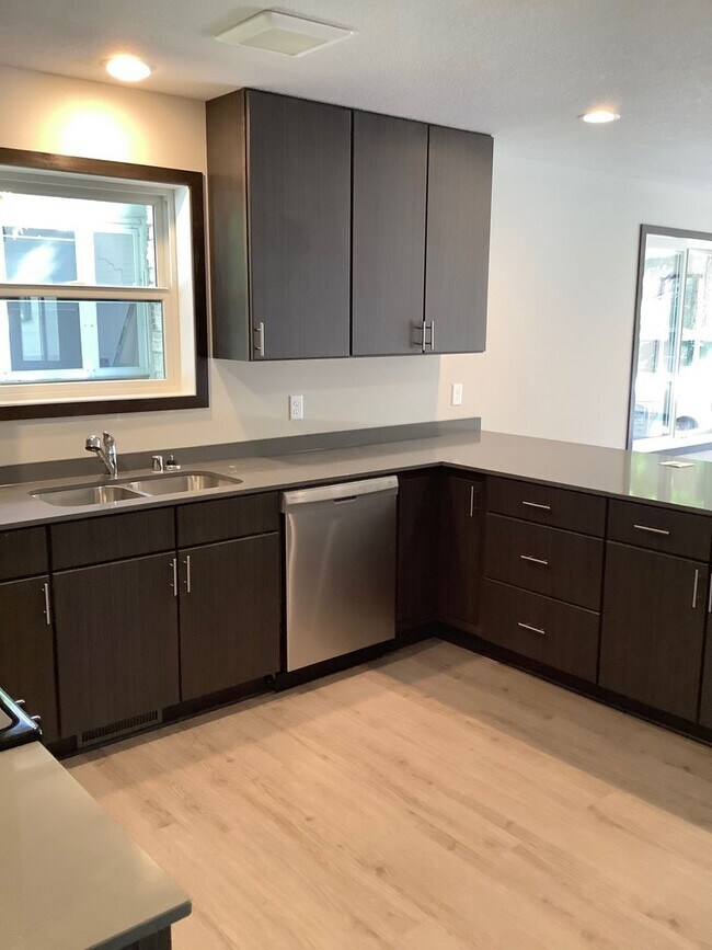 Photo - 1022 12th Ave SE Unit #1