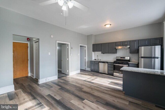 Photo - 1933 Spring Garden St Unit 3F