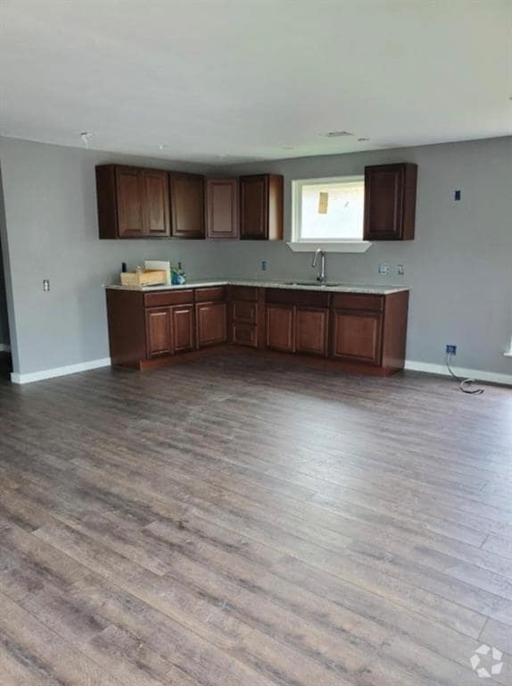 Building Photo - 1208 Pine St Rental