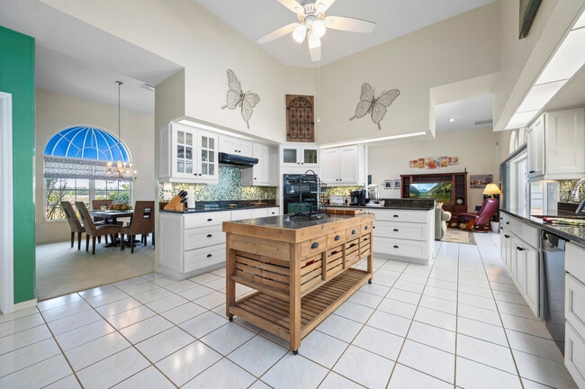 Photo - 12879 SW Kings Row