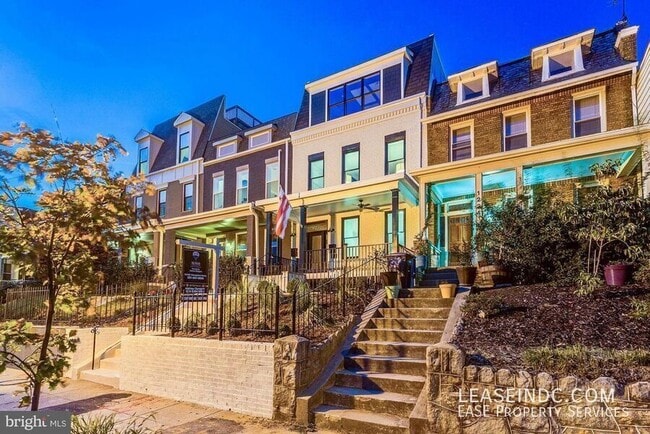 Building Photo - 1232 I St NE Unit #2