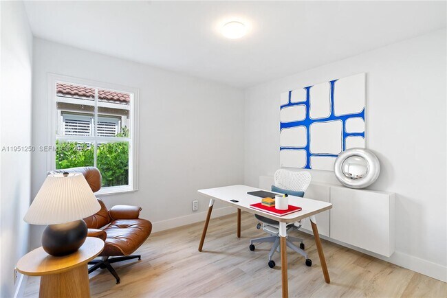 Photo - 2090 Borealis Way