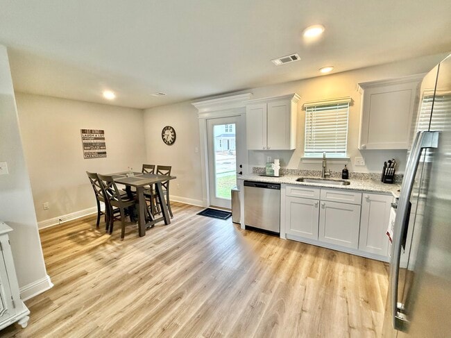 Photo - 1007 Middle Ln