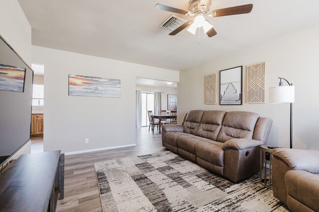 Photo - Cozy 2 Bed 2 Bath Home - Fully Furnished