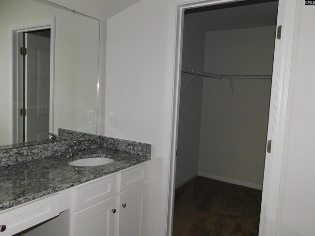 Photo - 228 Sundew Rd