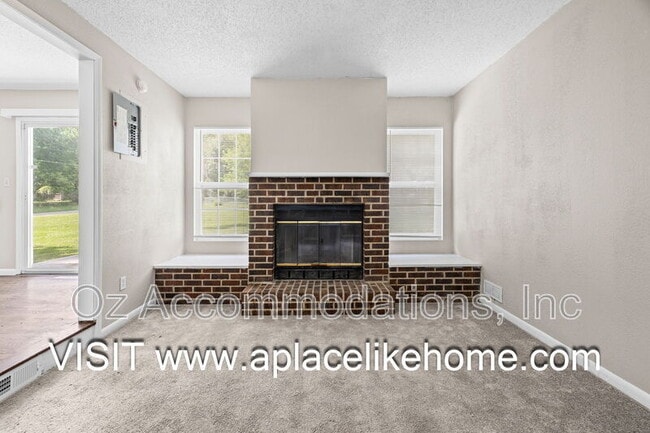 Photo - 4934 Appleton Ave