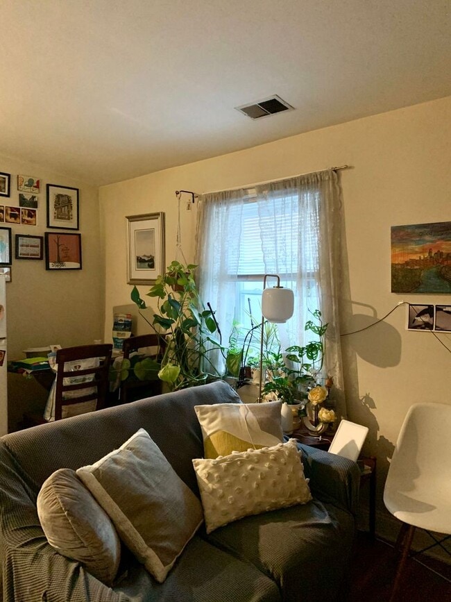 Photo - 629 Catharine St