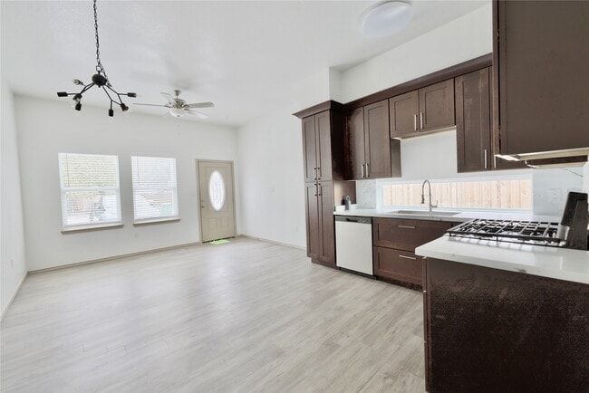 Photo - 113 Bolden St