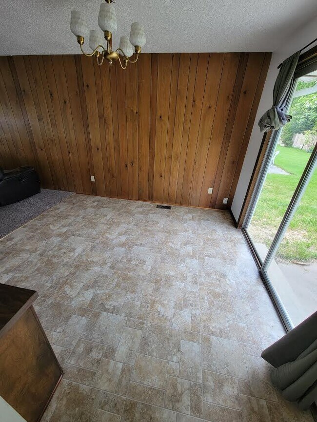 Photo - 9917 N Waikiki Rd