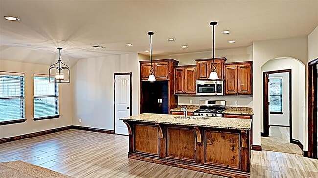 Photo - 412 Charles Ct