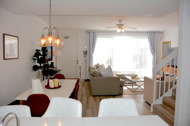 Photo - 140 Soriano Dr