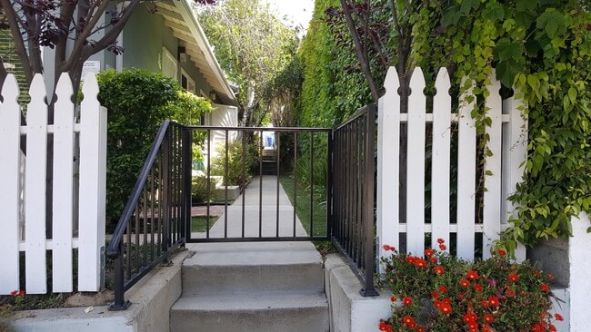 Photo - 1821 20th St Unit 3