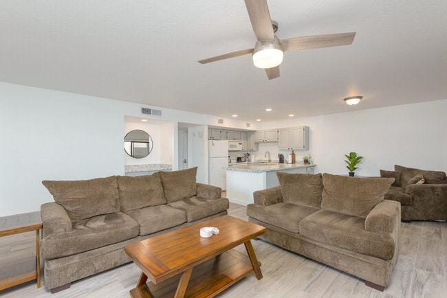 Building Photo - 2959 N 68th Pl