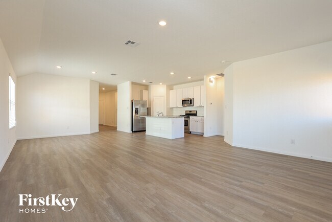 Photo - 10626 Vinateros Dr