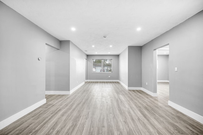 Photo - 645 NE 149th St Unidad 645