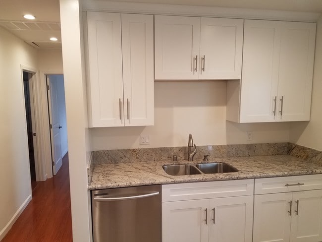 Building Photo - 2517 Foothill Blvd Unit 2517 1/2