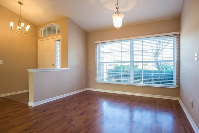 Photo - 232 Valley Edge Dr