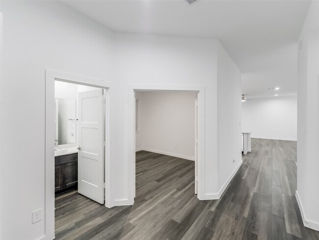 Photo - 387 Westlake Terrace Dr