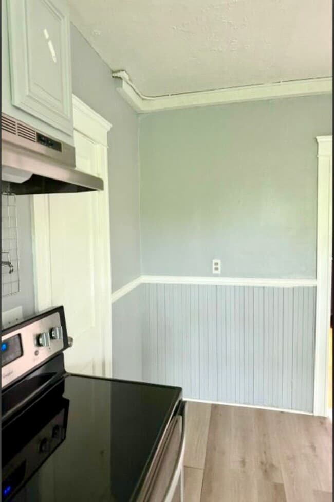Photo - 572 Gaskill St Unidad #3