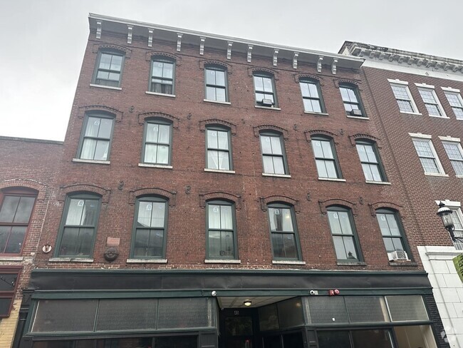 Building Photo - 43 Market St Rental