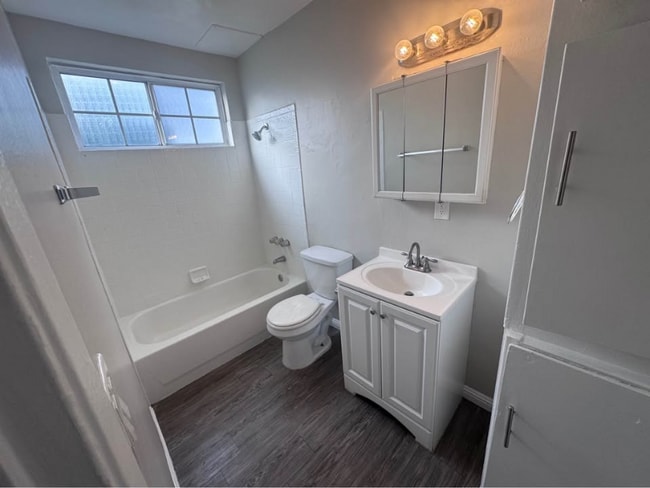 Photo - 1028 Orange Ave Unidad 12