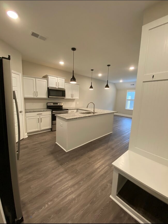 Photo - 1023 Glenkirk Dr