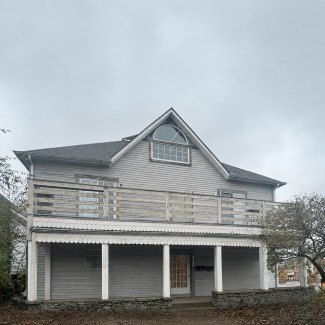 Building Photo - The Heritage House Unit 710 A
