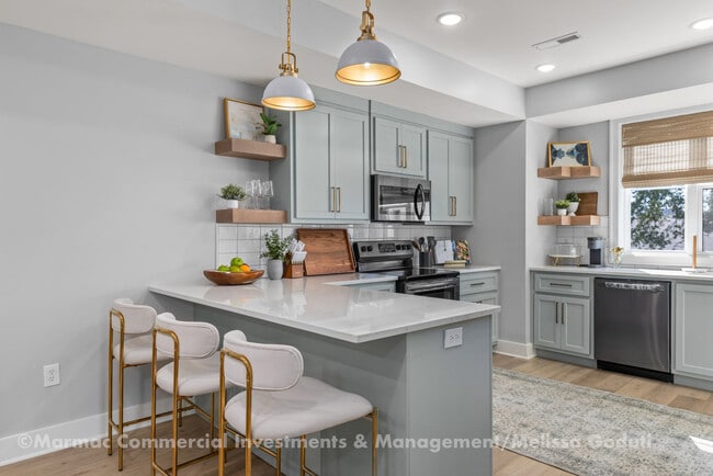 Photo - 154 N Poplar St