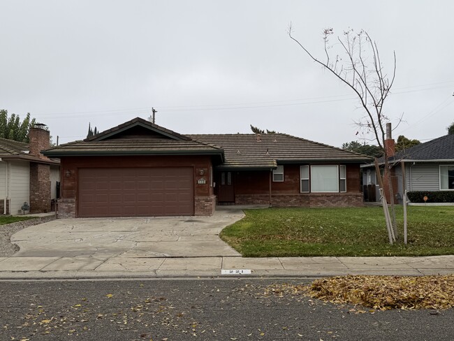 Building Photo - 221 S 7th St